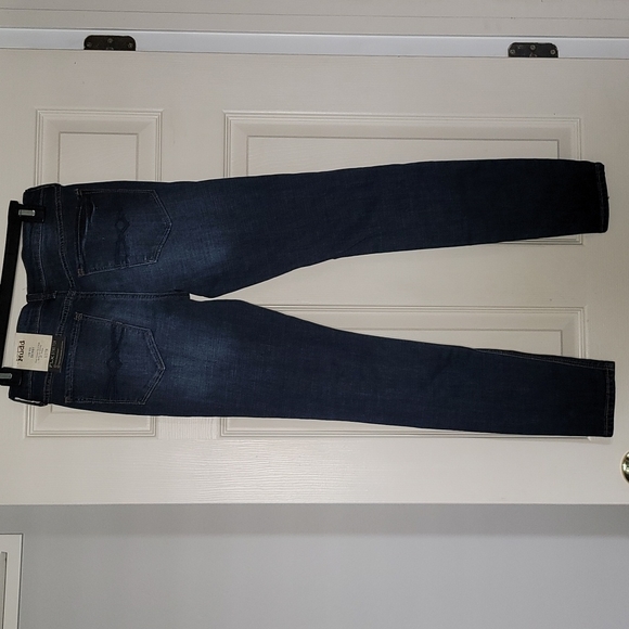 Low-rise skinny jeans by Mudd - Picture 2 of 5